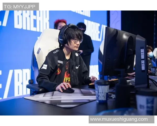 电竞新闻和平精英巨献探秘FPX战队战术意识与团队协作的深度分析